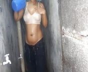 Bhabir hot gosol video from sexy bangla girl bathing