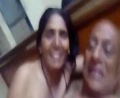 Il vecchio indù scopa le donne musulmane in una scopata from hindi old actres sex