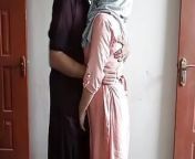 Desi indian married Aunty ki chudai hot Aunty ne Apne yar se chudwaya Muslim Hijabi desi Aunty from 15 indan yars garls