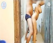 Busty MILF Giving Handjob to Her Partner & Later Screwed from Behind While Taking Shower! from keerthy suresh giving handjob to her step
