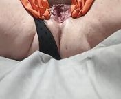 CLOSEUP CUM GBLNMMMY FINGERS HER FAT HAIRY PUSSY IN LATEX GLOVES from bbw fat hairy pussy