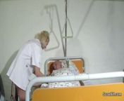 Krankenschwester hilf alten Patienten mit einem Fick im KH from mira kh
