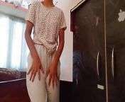 Desi girl hot video showing boobs and ass from indian desi girl hot video