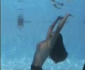 Underwater orgasm from underwater girl tits