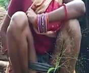 Desi Village Bhabhi Pissing Outdoors from aunty pissing outdoors