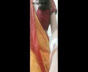 Aunty taking off yellow saree from indin xxx anty saree video