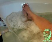 FootWorship & HandJob In The Hot Tub from stepmom in bath