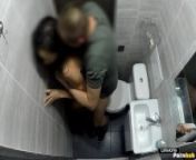 СЕКС В ТУАЛЕТЕ НОЧНОГО КЛУБА SEX IN THE TOILET OF A NIGHT CLUB from bangla toilet com