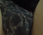 [Amateur video] Masturbation from the top of the pants ♡ Even if I put up with my voice, you can hea from heaed