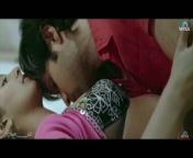 Watch Emraan Hashmi kissing, no devouring Geeta Basra&apos;s lips, mouth and tongue in this hottest scene. from www bipasha basu emraan hashmi sex com