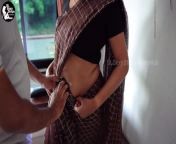 ටීචර්ගේ ගැලවුන සාරිය ඇන්දුවා Sri Lankan Teacher and student sex she teach how to fuck xxx from indian xxx video kajal gi
